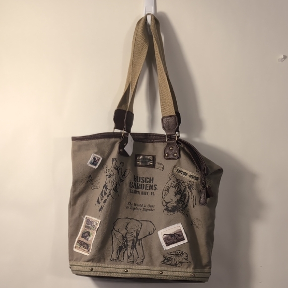 Busch Gardens Handbags - Busch Gardens Canvas Tote Bag with Animal Prints New With Tags